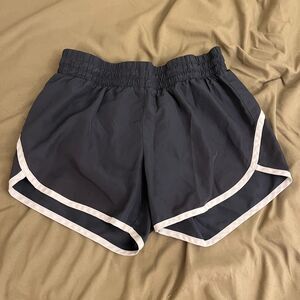 Athletic Works Women's Grey Shorts Size XS (0-2)